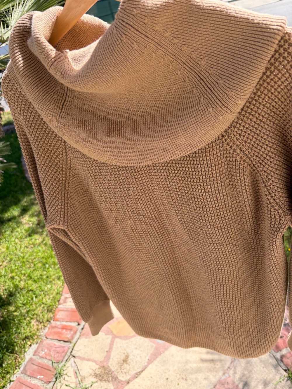 Michael Kors Camel Cowl Neck Sweater – Size Large (Cozy Textured Knit) 🤎✨